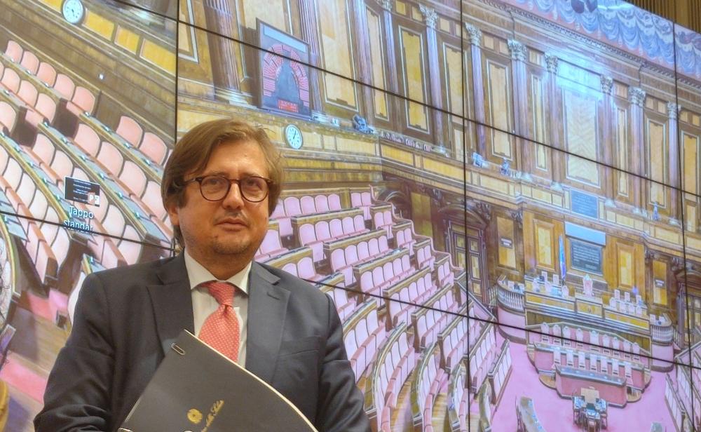 Covid, Sileri: "Bene proteggersi in attesa dei nuovi vaccini" Â
