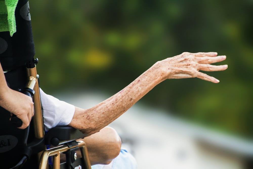 Demenze, al via l'indagine nazionale sulle condizioni socio-economiche delle famiglie dei malati