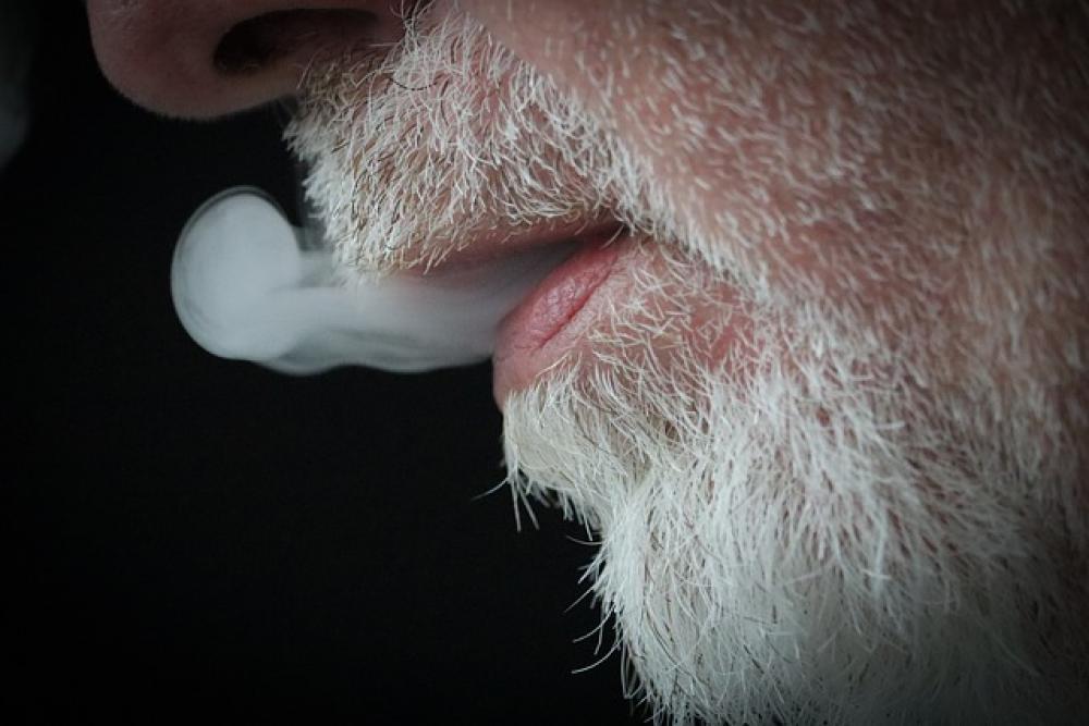 Sigarette, consumi in salita. Crescono anche le e-cig