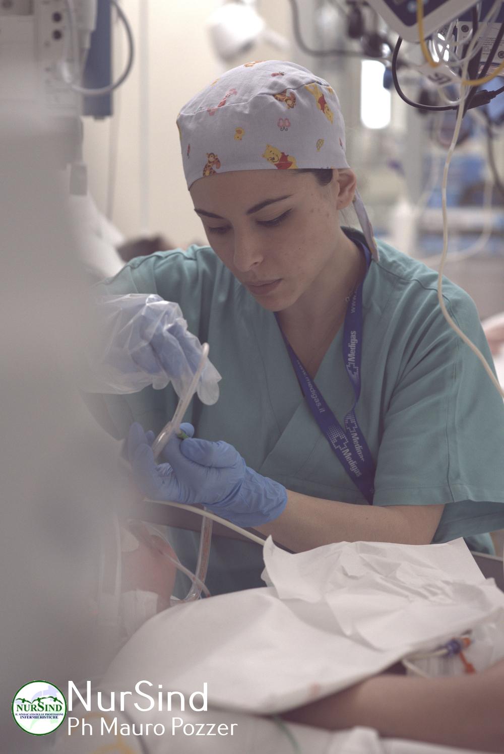 Contratto sanità, la delusione Nursind: "Le retribuzioni restano piatte e c'è poco per i turnisti"